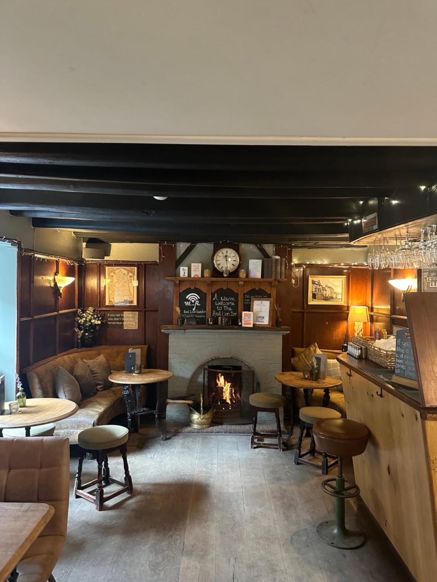 The Red Lion Inn อัลน์มัธ ภายนอก รูปภาพ