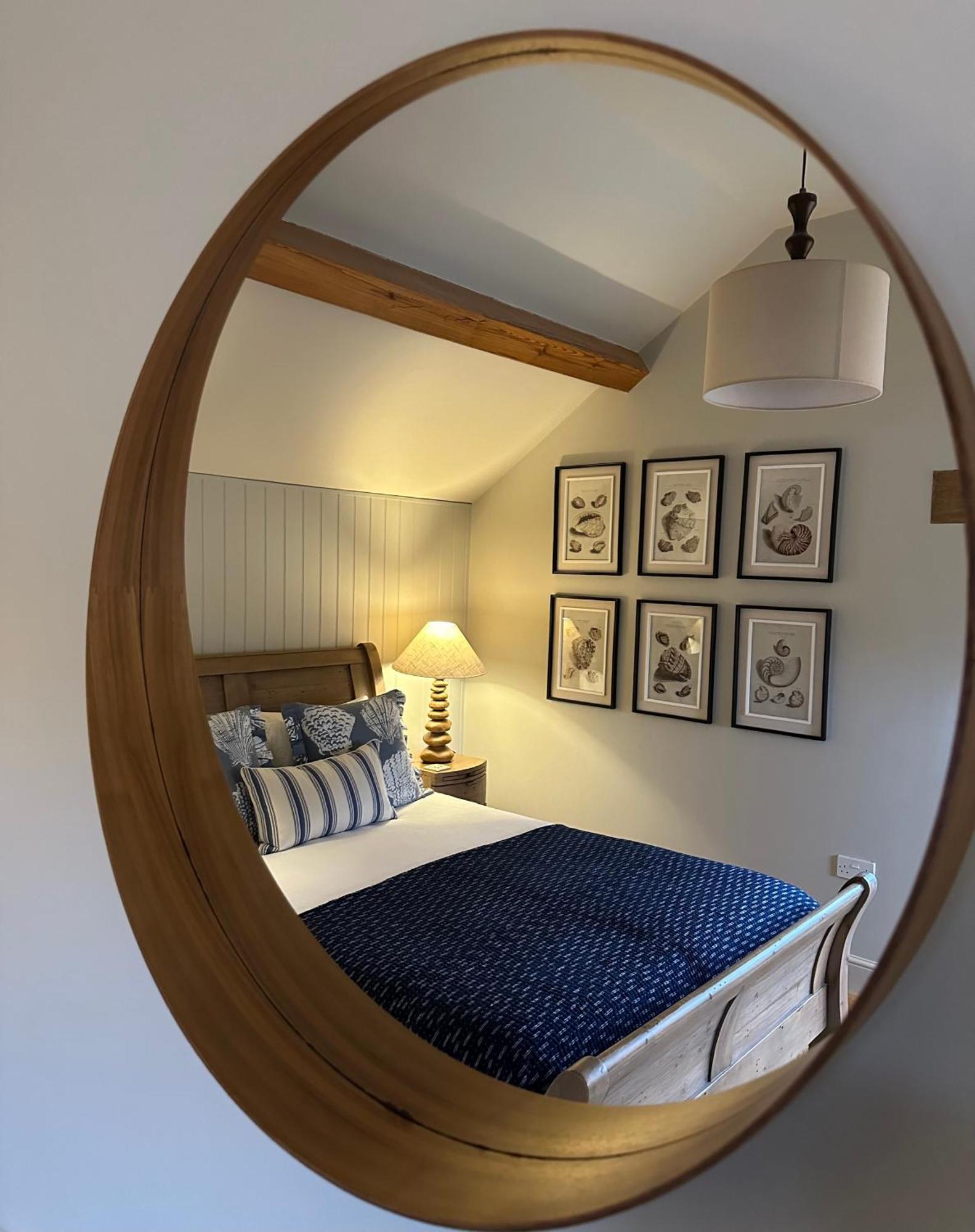 The Red Lion Inn อัลน์มัธ ภายนอก รูปภาพ
