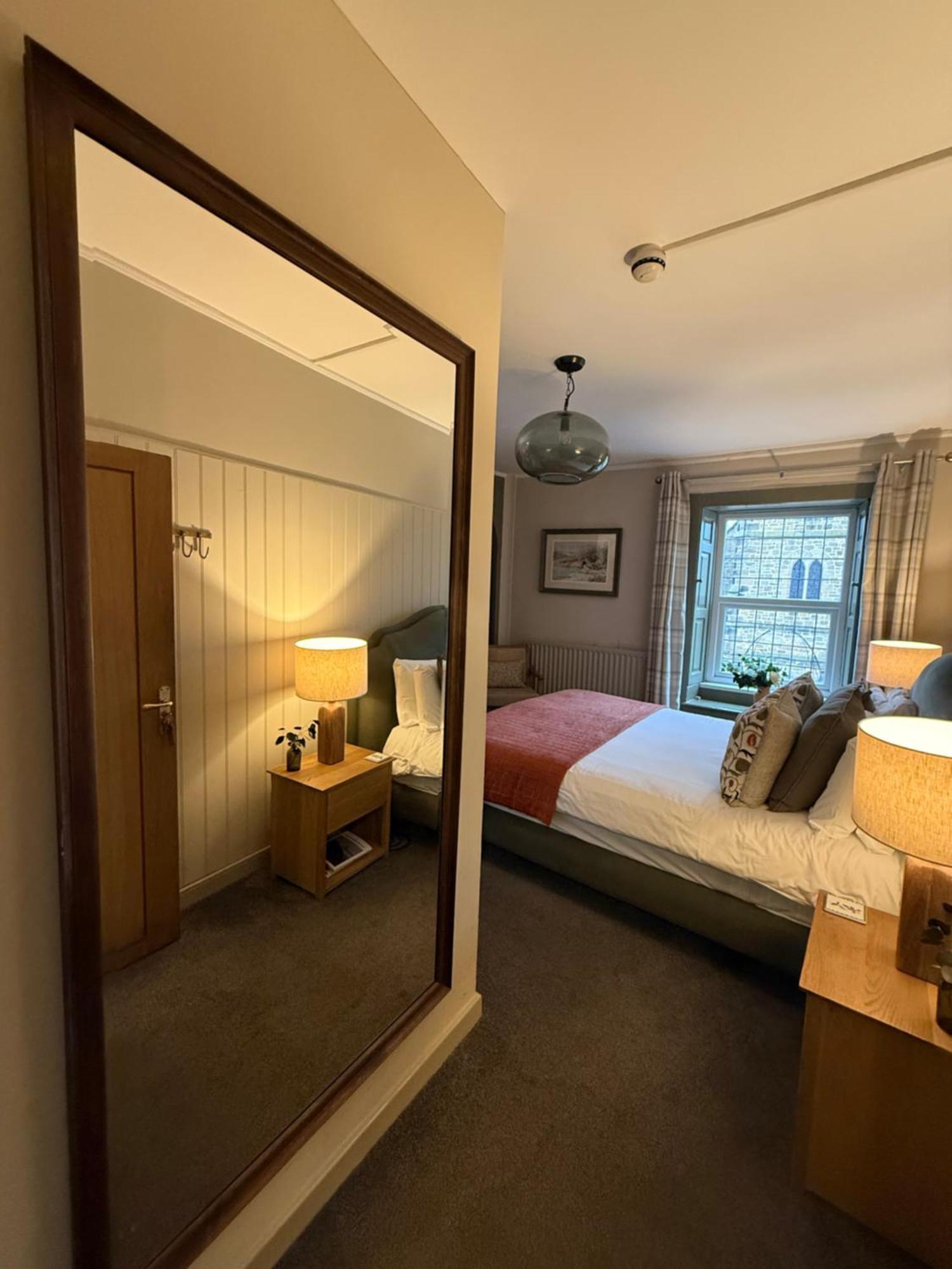 The Red Lion Inn อัลน์มัธ ภายนอก รูปภาพ