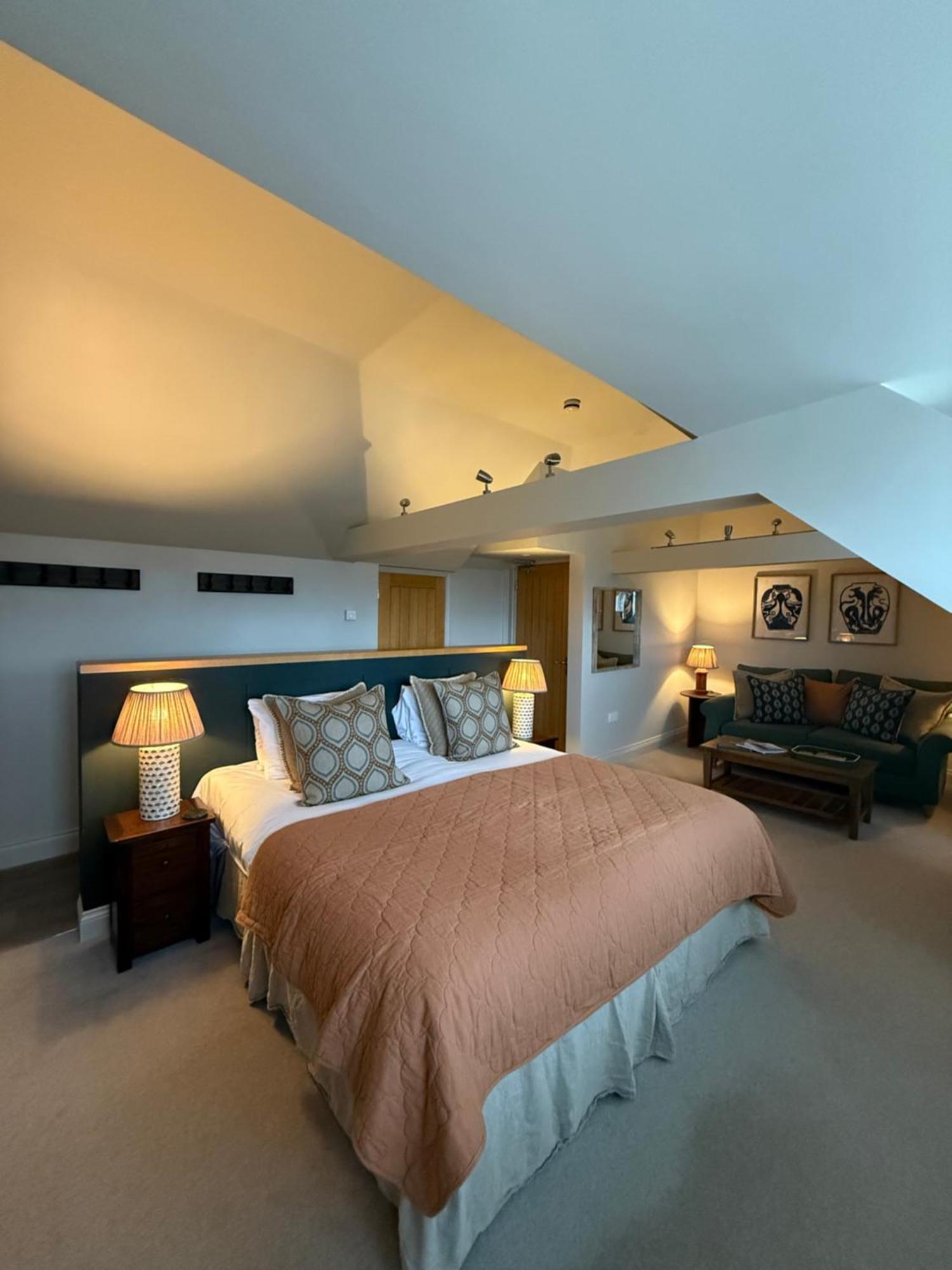 The Red Lion Inn อัลน์มัธ ภายนอก รูปภาพ