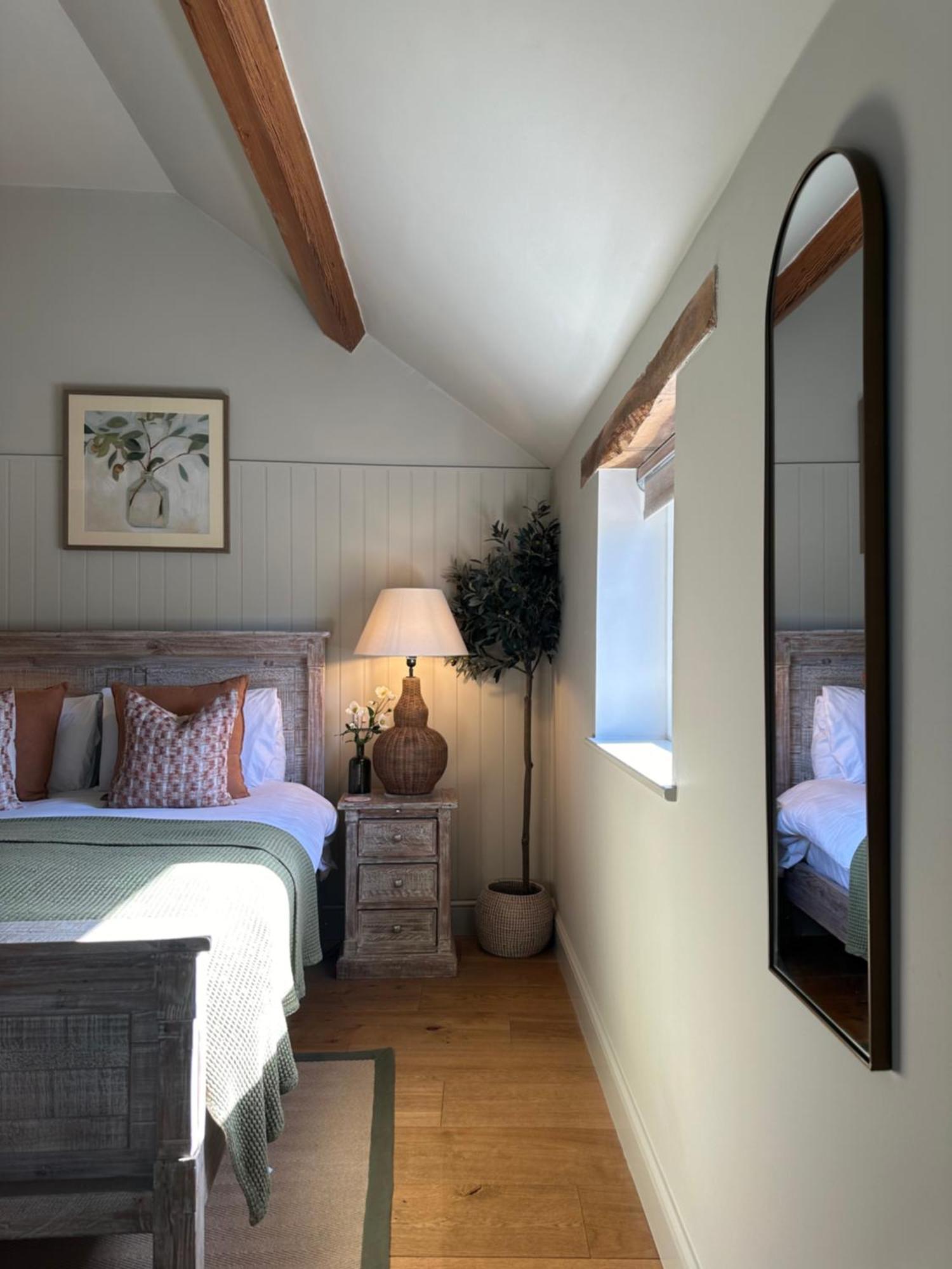 The Red Lion Inn อัลน์มัธ ภายนอก รูปภาพ
