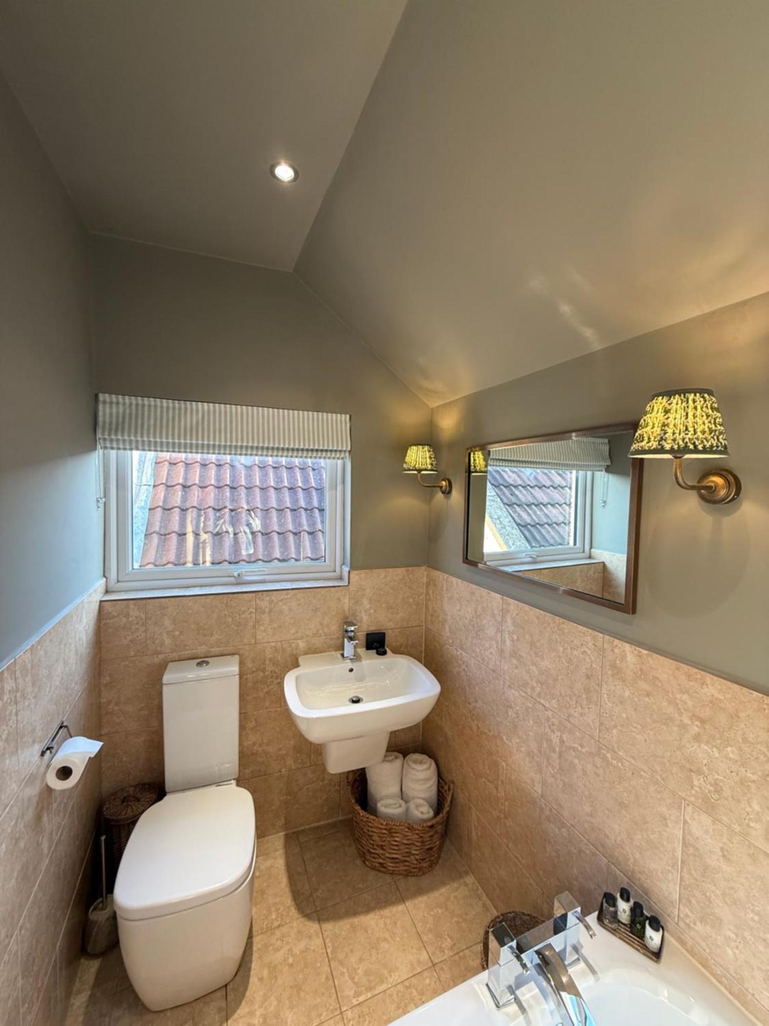 The Red Lion Inn อัลน์มัธ ภายนอก รูปภาพ